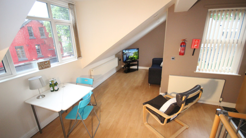 Lounge at 3 Cemetery Avenue